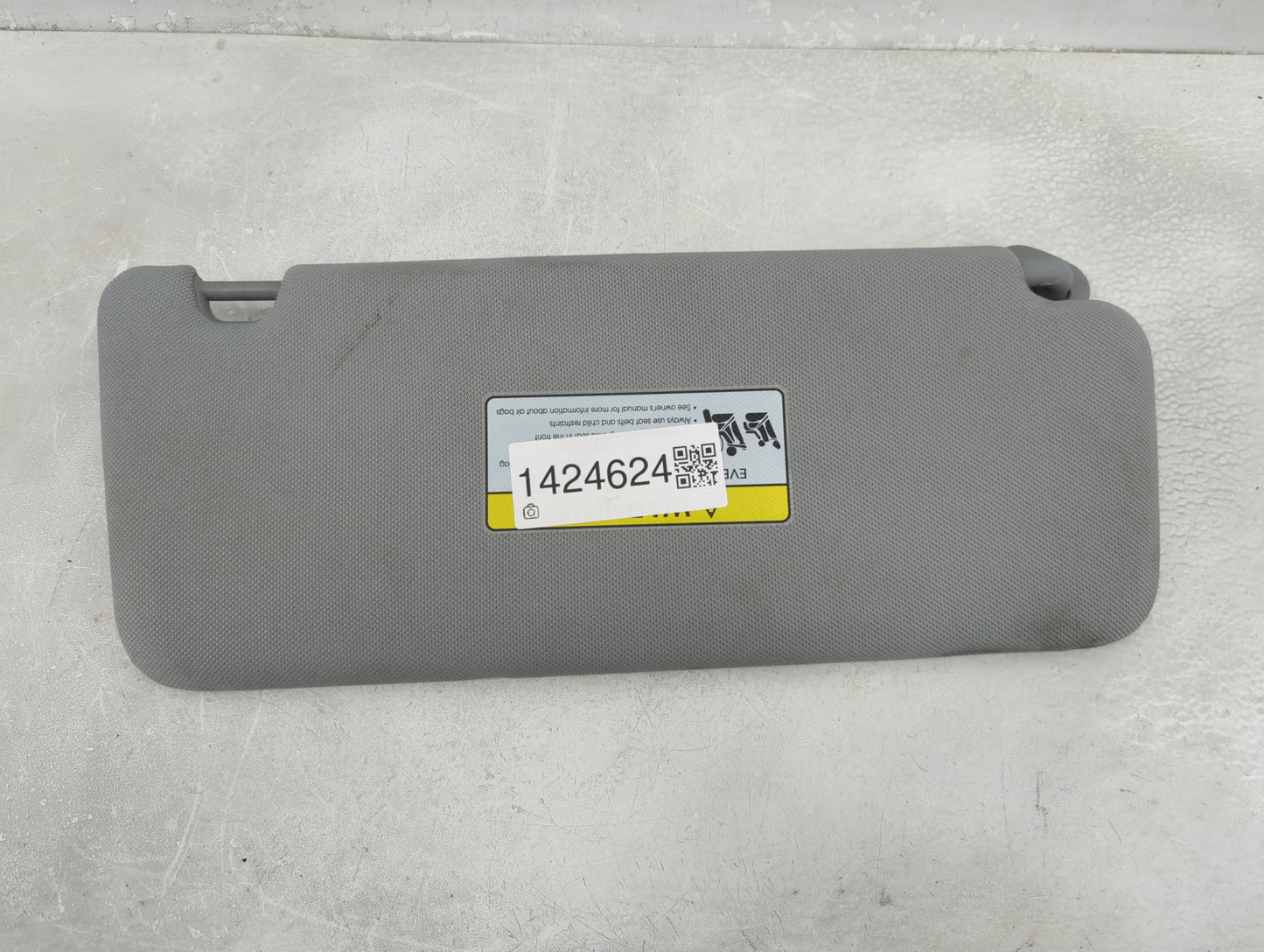 2020-2022 Hyundai Palisade Sun Visor Shade Replacement Driver Left Mirror Fits Fits 2020 2021 2022 OEM Used Auto Parts - Oem