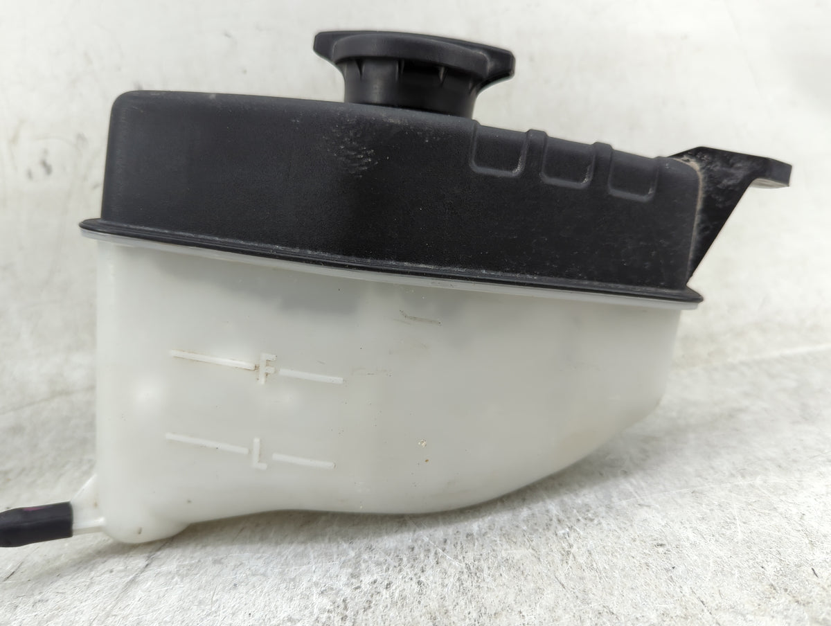 2020 Hyundai Palisade Radiator Coolant Overflow Expansion Tank Bottle 1459961 - Oemusedautoparts1.com