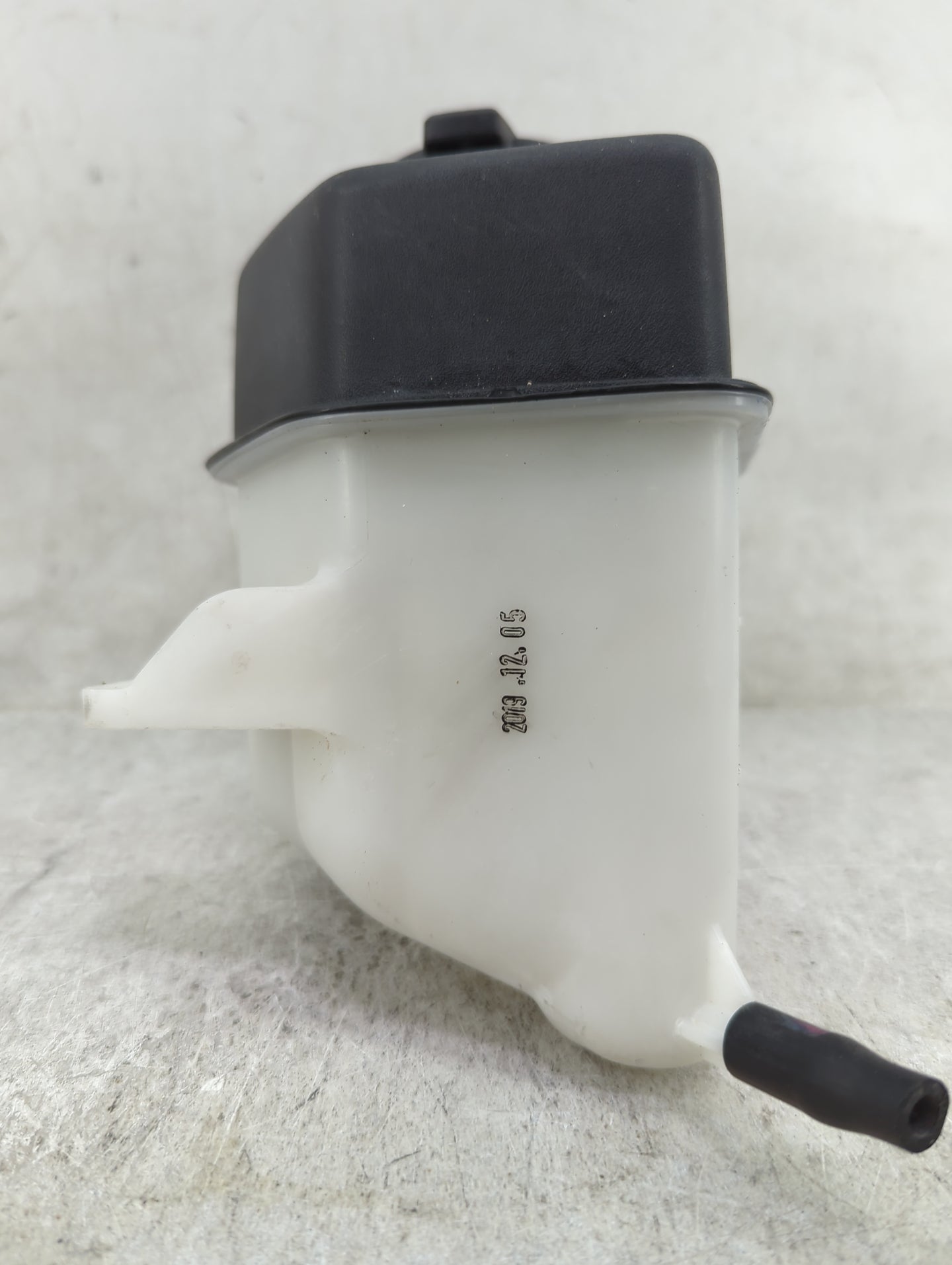 2020 Hyundai Palisade Radiator Coolant Overflow Expansion Tank Bottle 1459961 - Oemusedautoparts1.com