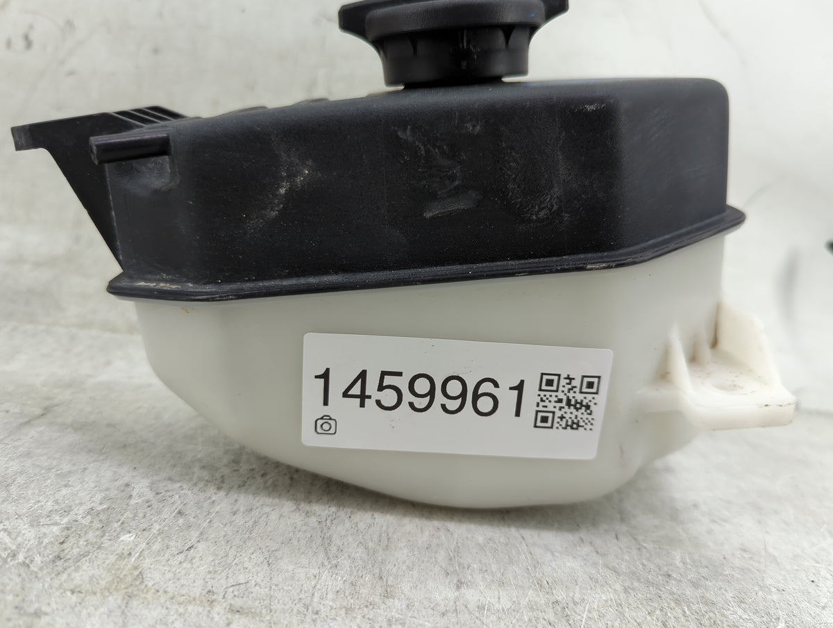 2020 Hyundai Palisade Radiator Coolant Overflow Expansion Tank Bottle 1459961 - Oemusedautoparts1.com