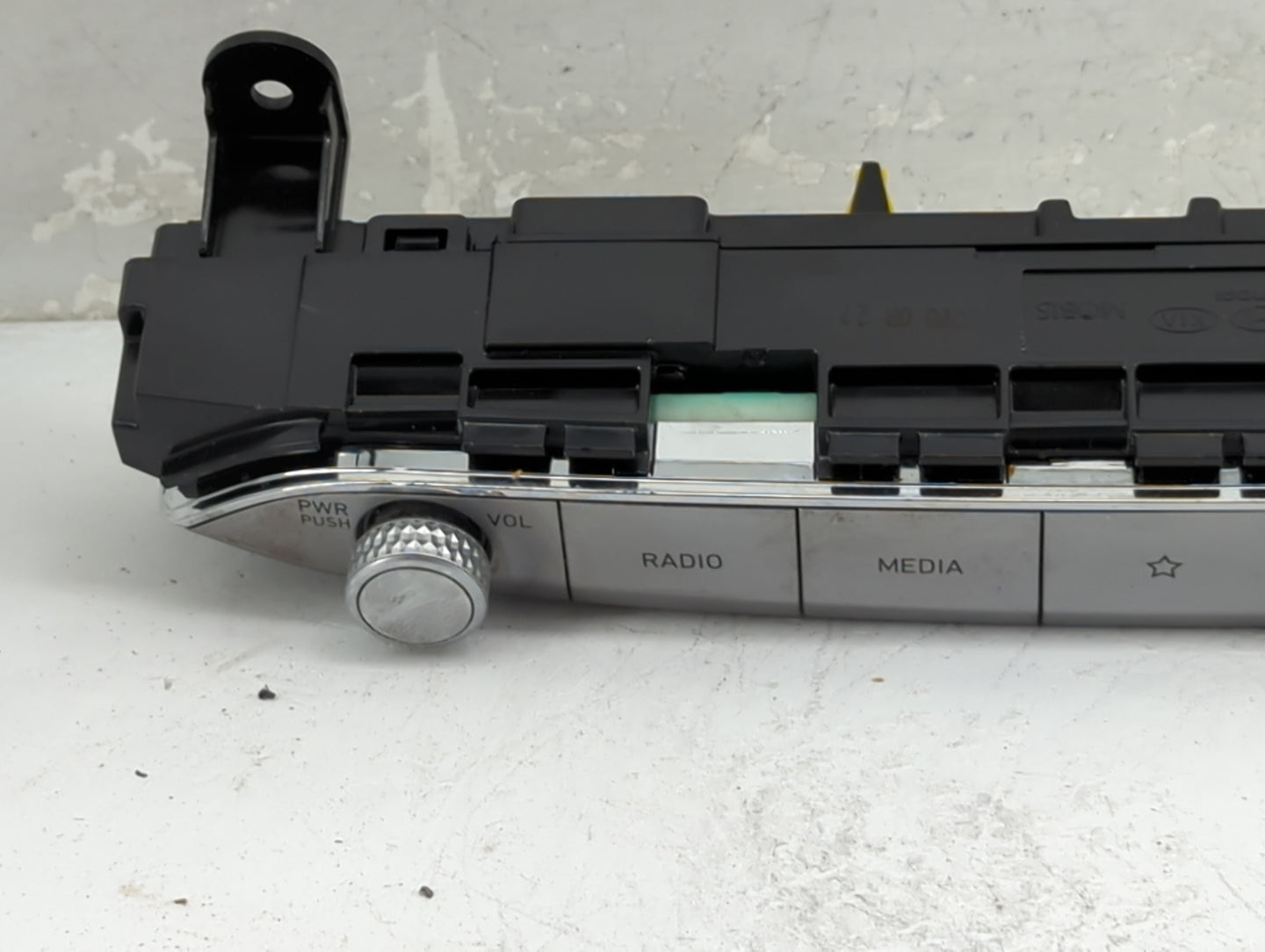 2020-2022 Hyundai Palisade Radio Control Panel 1463684 - Oemusedautoparts1.com
