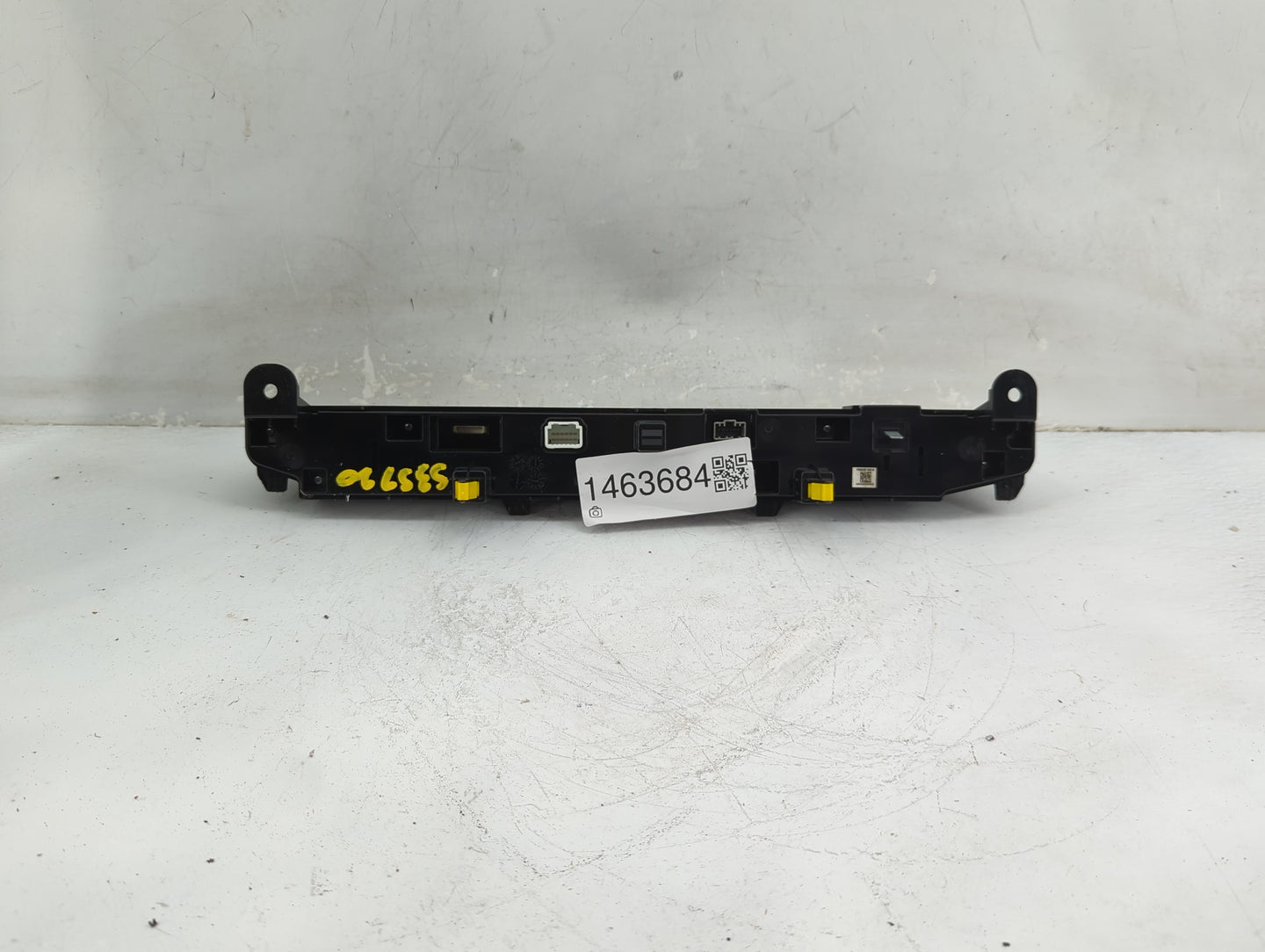 2020-2022 Hyundai Palisade Radio Control Panel 1463684 - Oemusedautoparts1.com