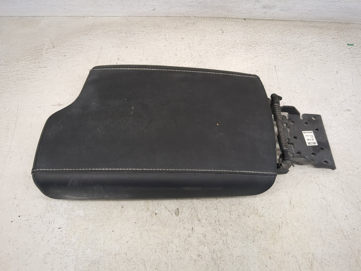 2020-2022 Hyundai Palisade Center Console Armrest Cover Lid Fits Fits 2020 2021 2022 OEM Used Auto Parts - Oemusedautoparts1