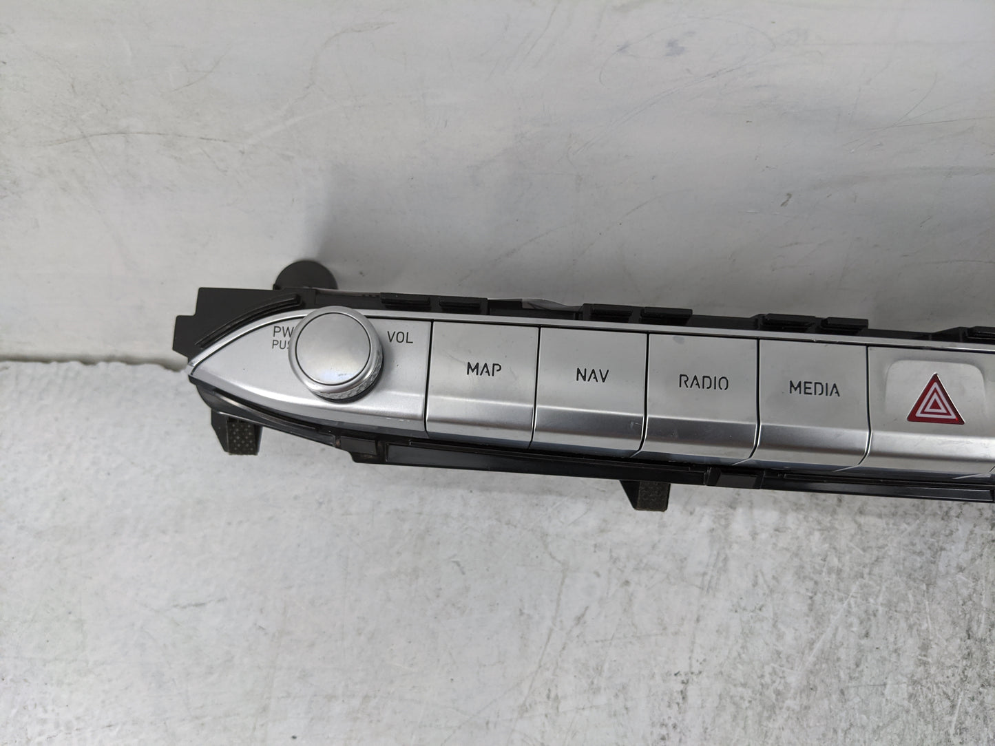 2020-2022 Hyundai Palisade Radio Control Panel 1478276 - Oemusedautoparts1.com