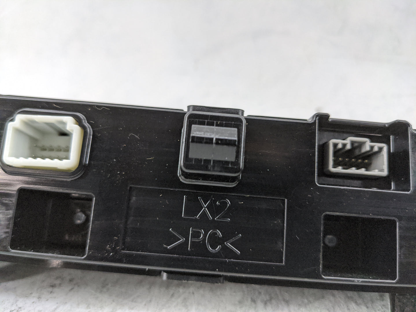 2020-2022 Hyundai Palisade Radio Control Panel 1478276 - Oemusedautoparts1.com