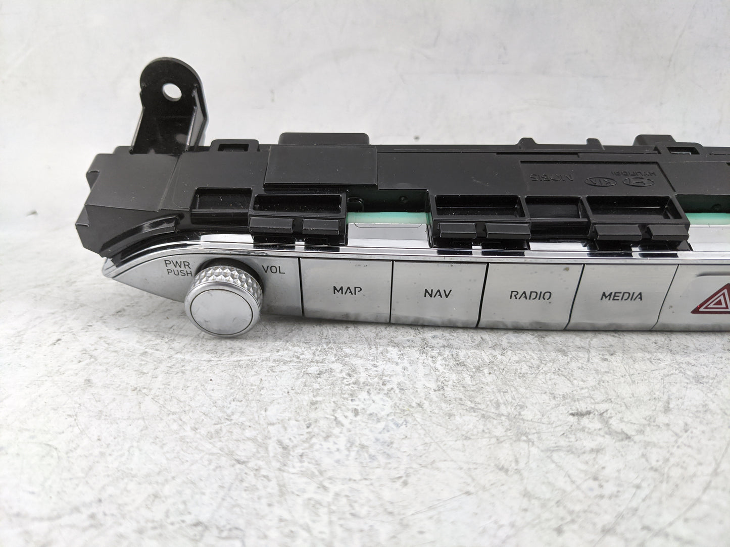 2020-2022 Hyundai Palisade Radio Control Panel 1478323 - Oemusedautoparts1.com