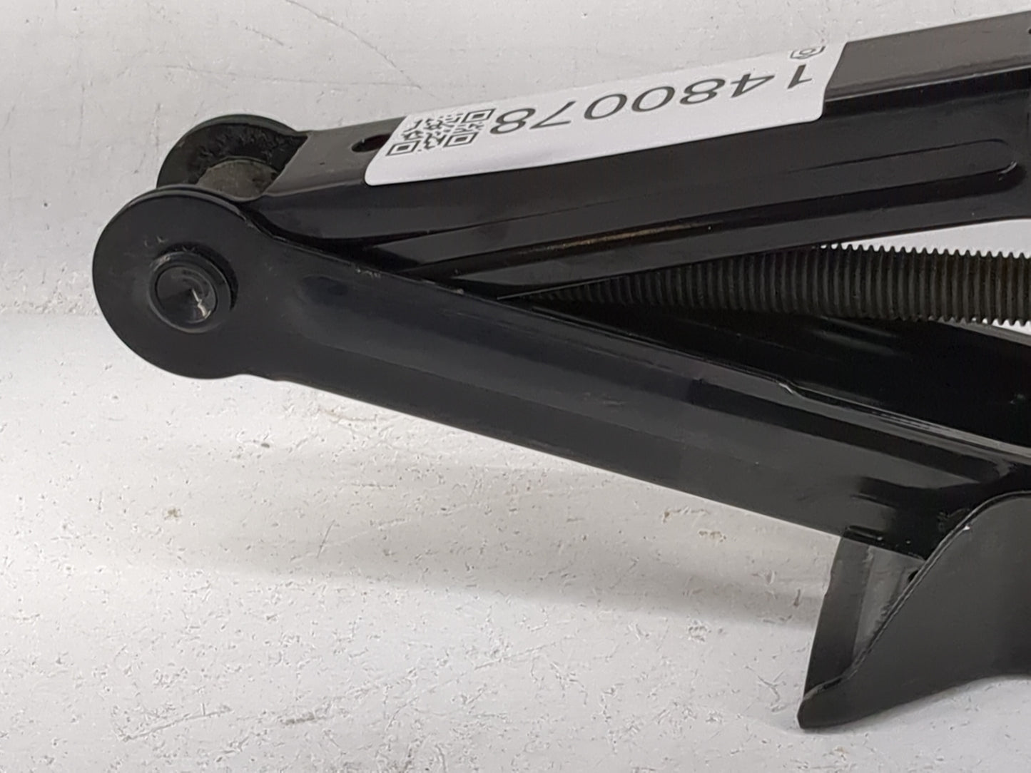 2020 Hyundai Palisade Spare Scissor Car Jack - Oemusedautoparts1.com