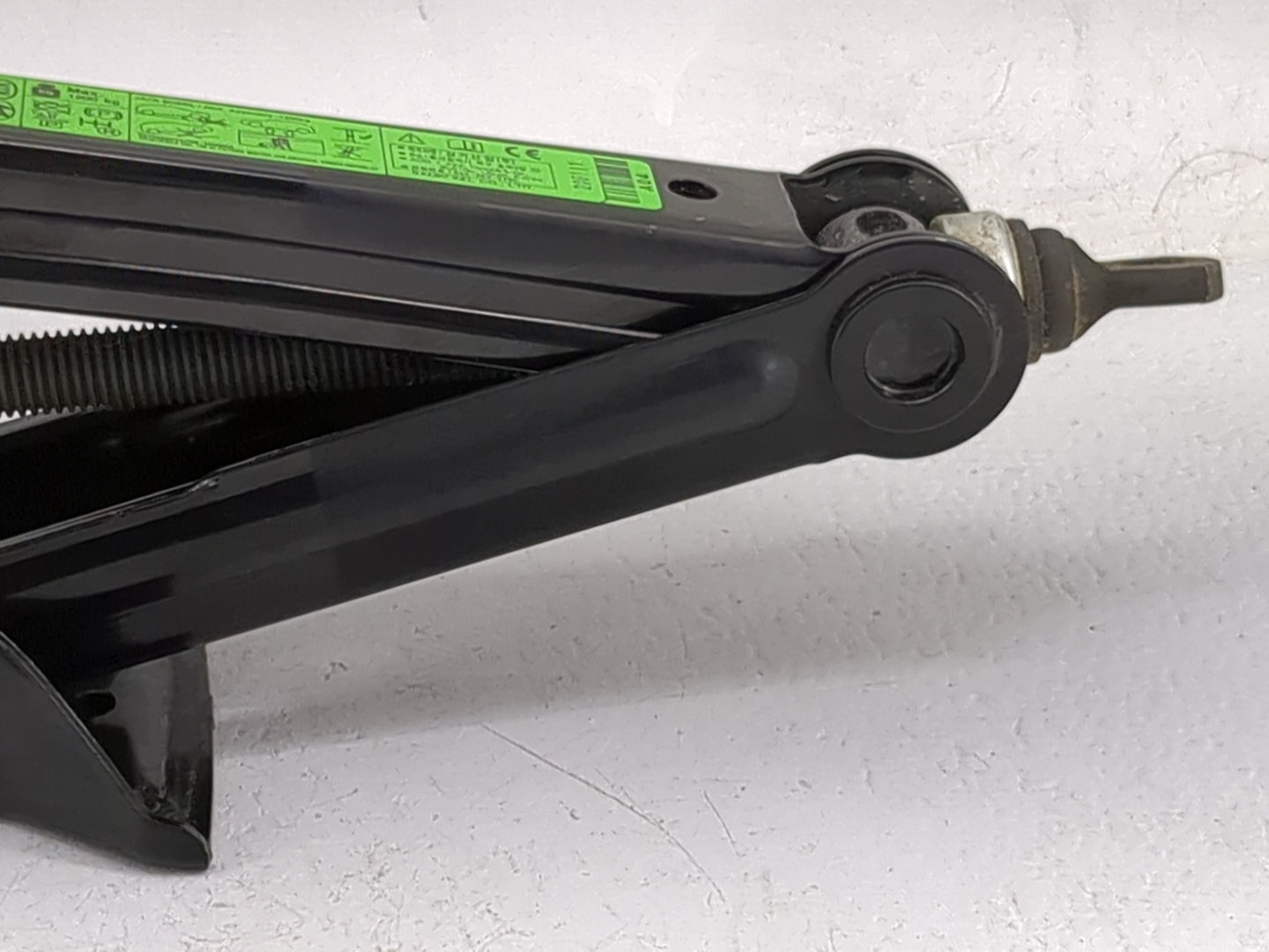 2020 Hyundai Palisade Spare Scissor Car Jack - Oemusedautoparts1.com