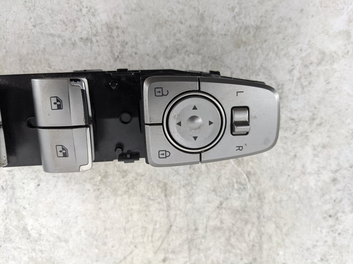 2020 Hyundai Palisade Master Power Window Switch Replacement Driver Side Left P/N:93570SA121XF6 Fits OEM Used Auto Parts - O