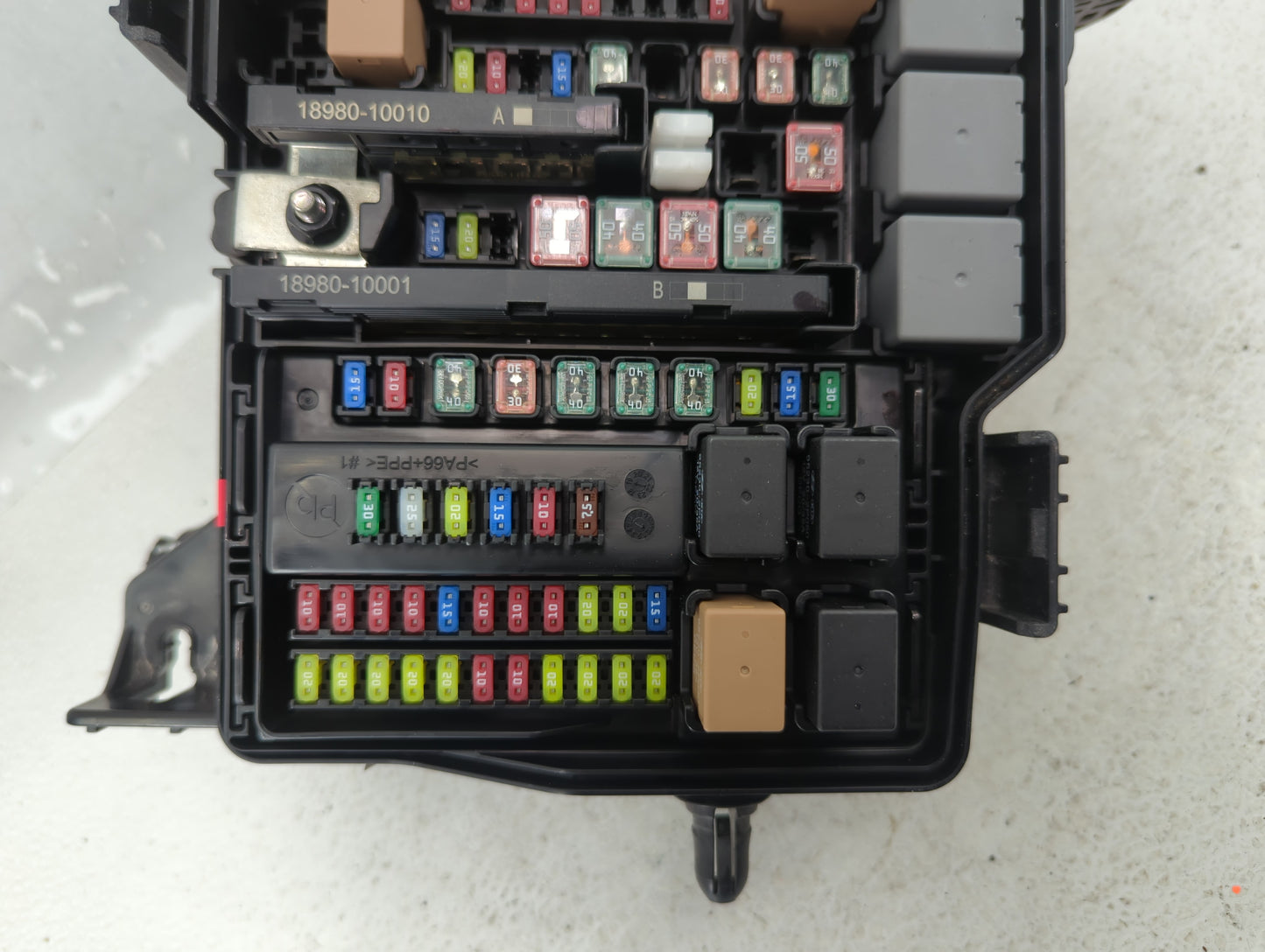 2020-2022 Hyundai Palisade Fusebox Fuse Box Panel Relay Module P/N:N91220-S8270 Fits Fits 2020 2021 2022 OEM Used Auto Parts