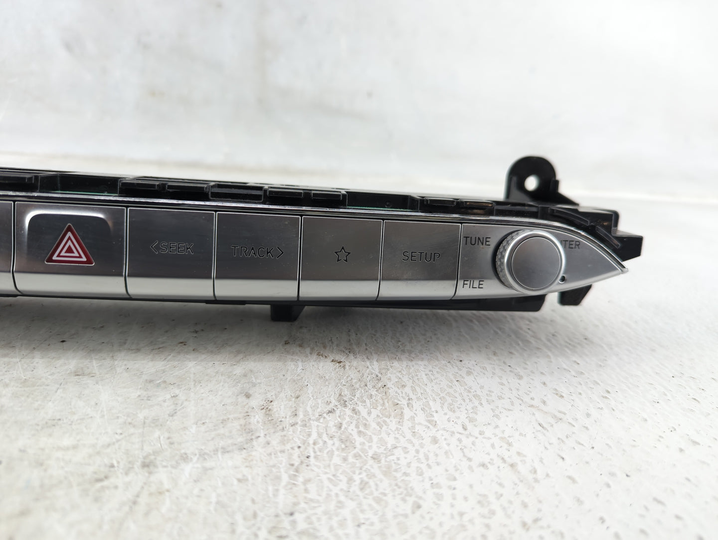 2020-2022 Hyundai Palisade Radio AM FM Cd Player Receiver Replacement P/N:26465899653 Fits Fits 2020 2021 2022 OEM Used Auto