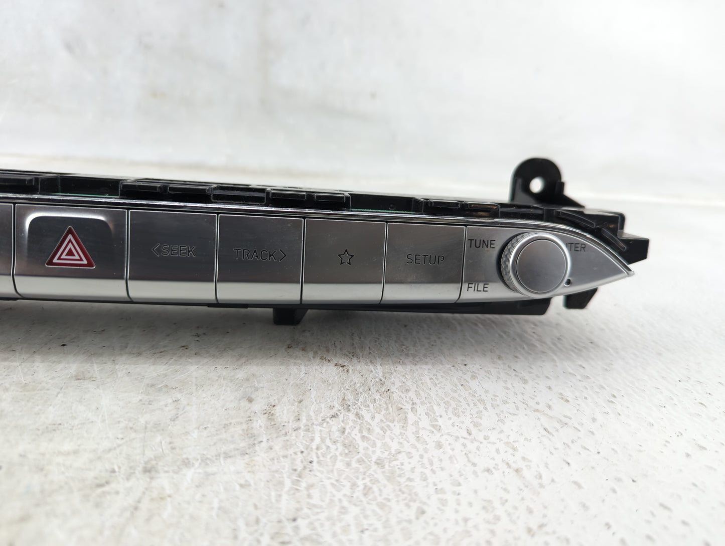 2020-2022 Hyundai Palisade Radio AM FM Cd Player Receiver Replacement P/N:26465899653 Fits Fits 2020 2021 2022 OEM Used Auto
