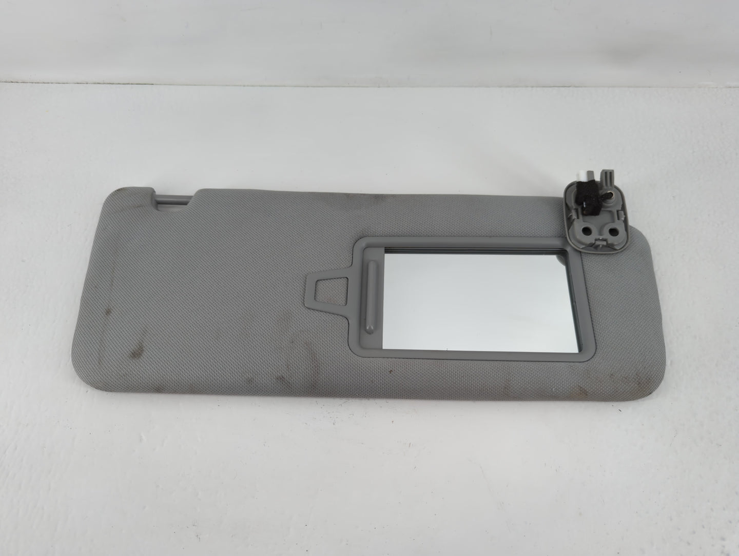2020-2022 Hyundai Palisade Sun Visor Shade Replacement Passenger Right Mirror Fits Fits 2020 2021 2022 OEM Used Auto Parts -