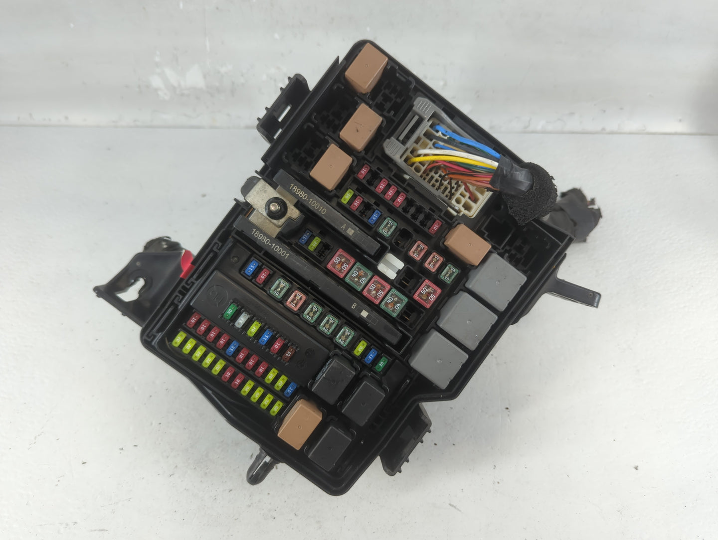 2020-2022 Hyundai Palisade Fusebox Fuse Box Panel Relay Module P/N:91220 S8610 Fits Fits 2020 2021 2022 OEM Used Auto Parts 