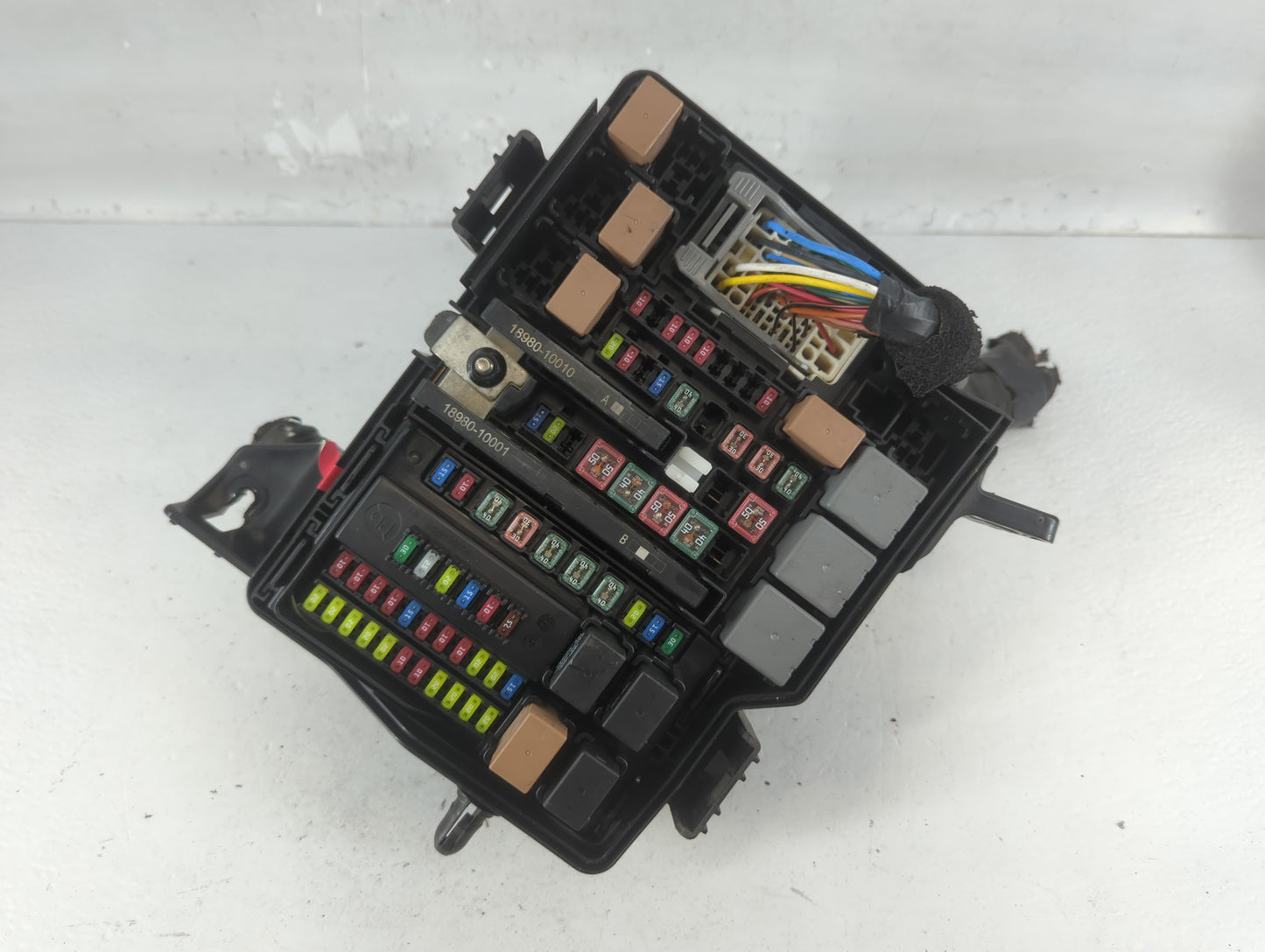 2020-2022 Hyundai Palisade Fusebox Fuse Box Panel Relay Module P/N:91220 S8610 Fits Fits 2020 2021 2022 OEM Used Auto Parts 