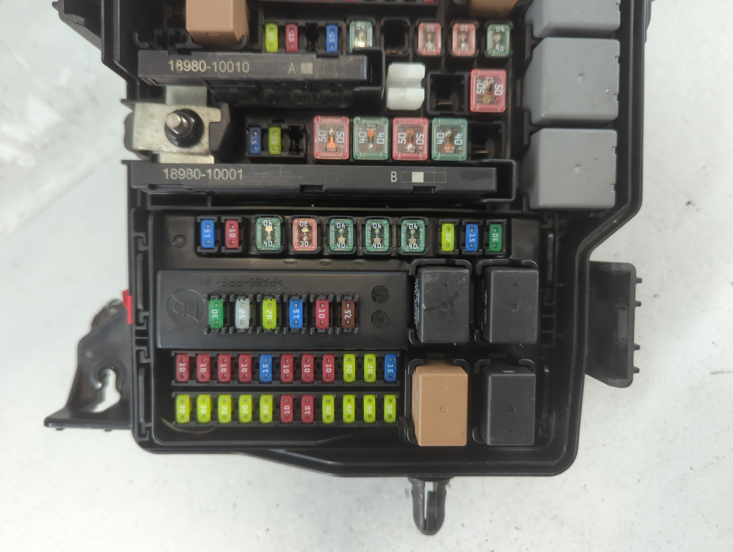 2020-2022 Hyundai Palisade Fusebox Fuse Box Panel Relay Module P/N:91220 S8610 Fits Fits 2020 2021 2022 OEM Used Auto Parts 