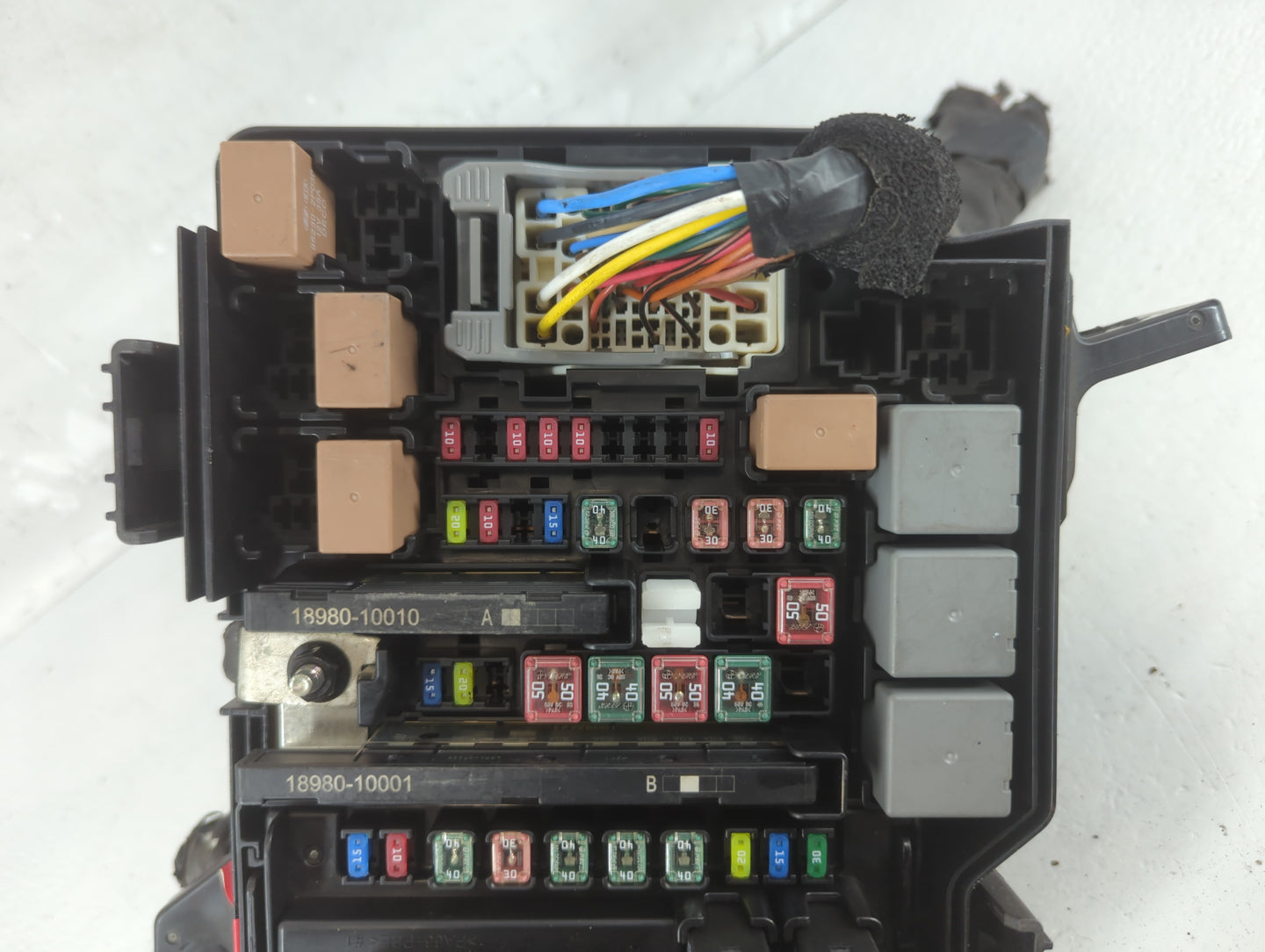 2020-2022 Hyundai Palisade Fusebox Fuse Box Panel Relay Module P/N:91220 S8610 Fits Fits 2020 2021 2022 OEM Used Auto Parts 