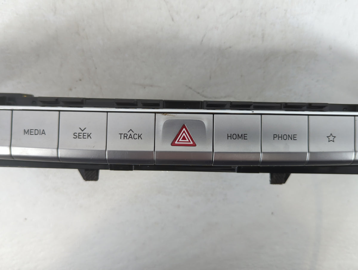 2020-2022 Hyundai Palisade Am Fm Cd Player Radio Receiver 766793 - Oemusedautoparts1.com