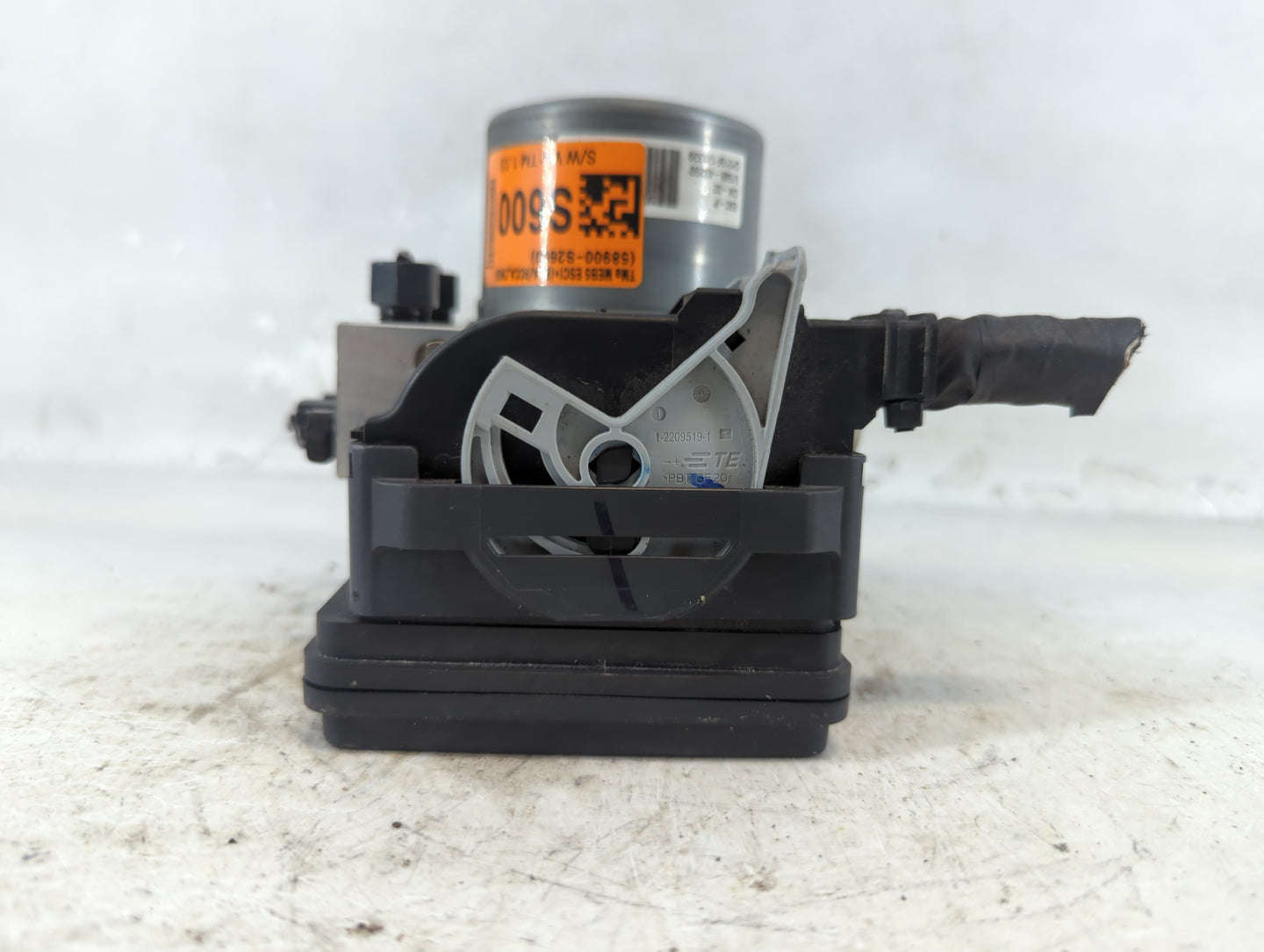 2019-2020 Hyundai Santa Fe ABS Pump Control Module Replacement P/N:58910-S2600 S2589-20840 Fits Fits 2019 2020 OEM Used Auto