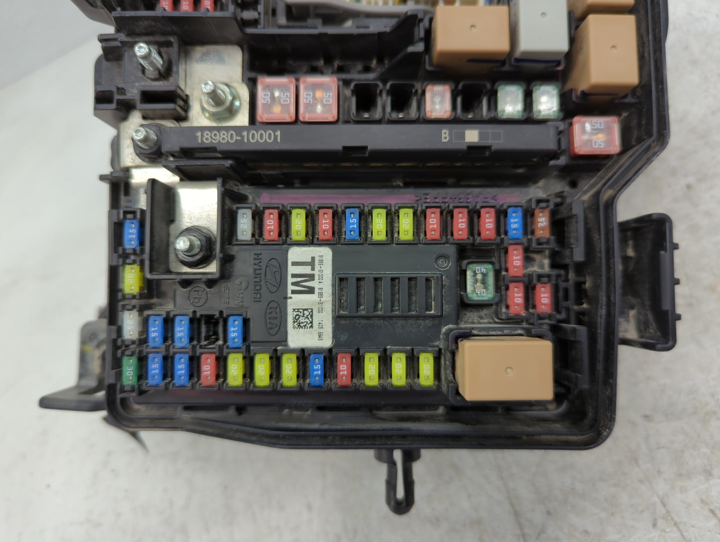 2019-2020 Hyundai Santa Fe Fusebox Fuse Box Panel Relay Module P/N:91200S2470TA Fits Fits 2019 2020 OEM Used Auto Parts - Oe