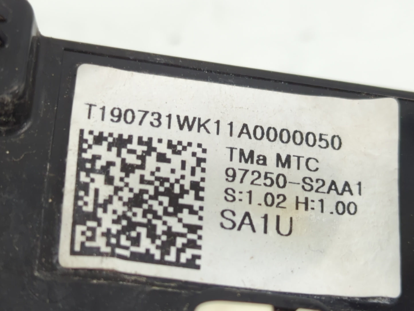2020 Hyundai Santa Fe Climate Control Module Temperature AC/Heater Replacement P/N:97250-S2AA1 Fits OEM Used Auto Parts - Oe