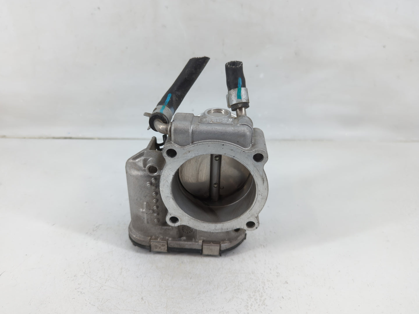 2019-2020 Hyundai Santa Fe Throttle Body P/N:35100-2G600 Fits Fits 2015 2016 2017 2018 2019 2020 2021 OEM Used Auto Parts - 