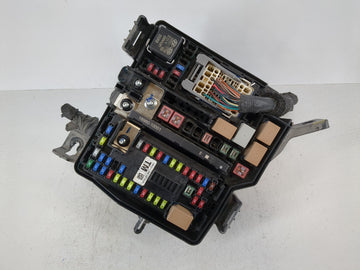 2019-2020 Hyundai Santa Fe Fusebox Fuse Box Panel Relay Module P/N:91956-S2021 Fits Fits 2019 2020 OEM Used Auto Parts