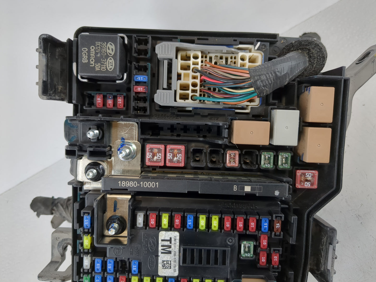 2019-2020 Hyundai Santa Fe Fusebox Fuse Box Panel Relay Module P/N:91956-S2021 Fits Fits 2019 2020 OEM Used Auto Parts - Oem