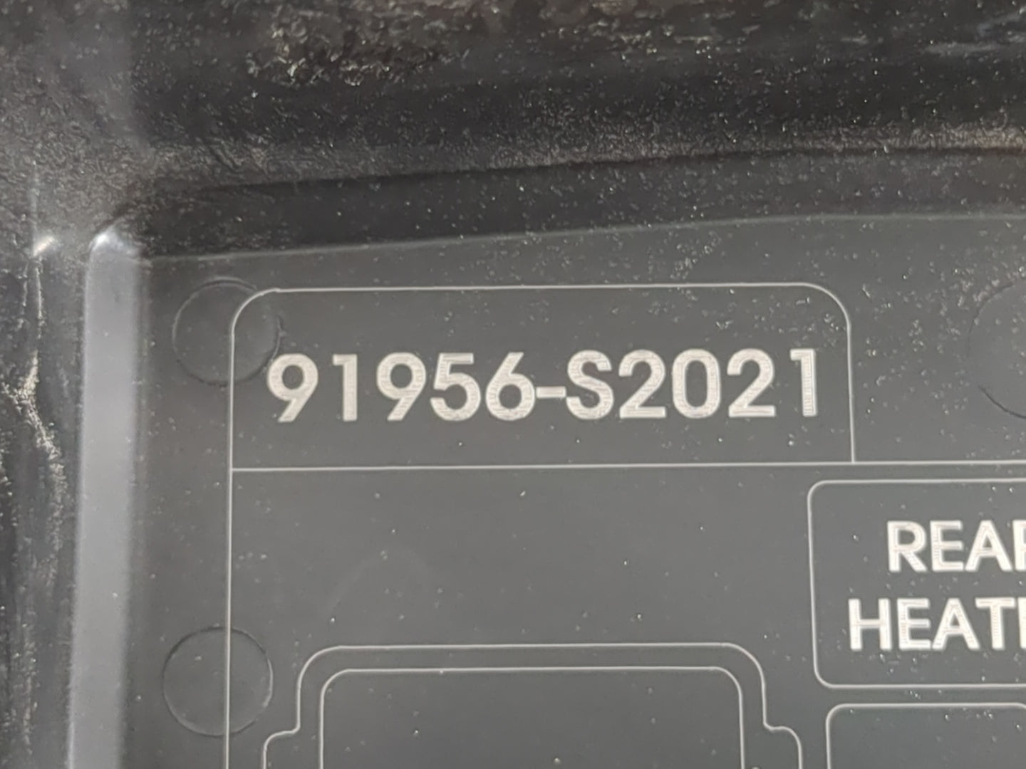 2019-2020 Hyundai Santa Fe Fusebox Fuse Box Panel Relay Module P/N:91956-S2021 Fits Fits 2019 2020 OEM Used Auto Parts - Oem