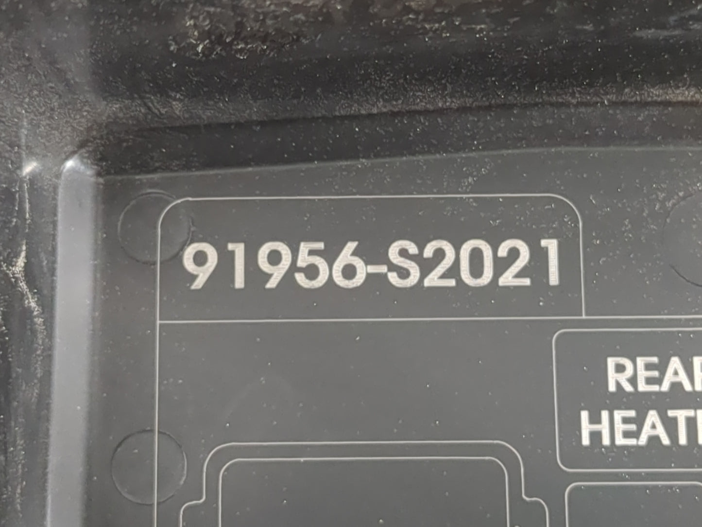2019-2020 Hyundai Santa Fe Fusebox Fuse Box Panel Relay Module P/N:91956-S2021 Fits Fits 2019 2020 OEM Used Auto Parts - Oem