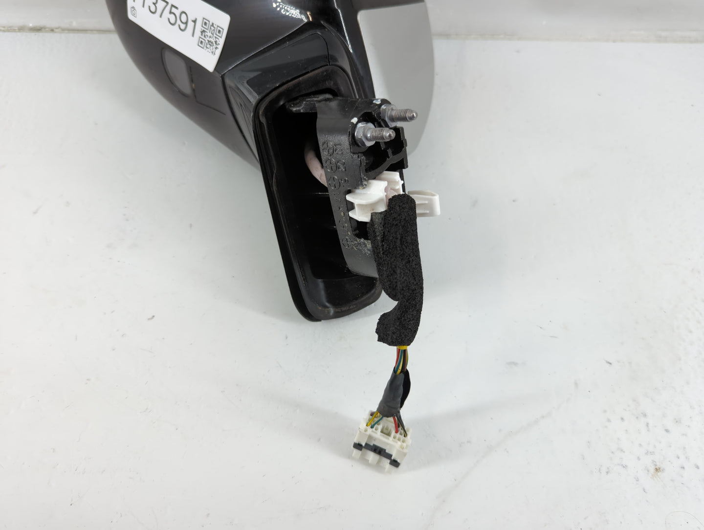 2020 Hyundai Santa Fe Driver Side View Mirror - Left Door Mirror OEM Used - Oemusedautoparts1.com