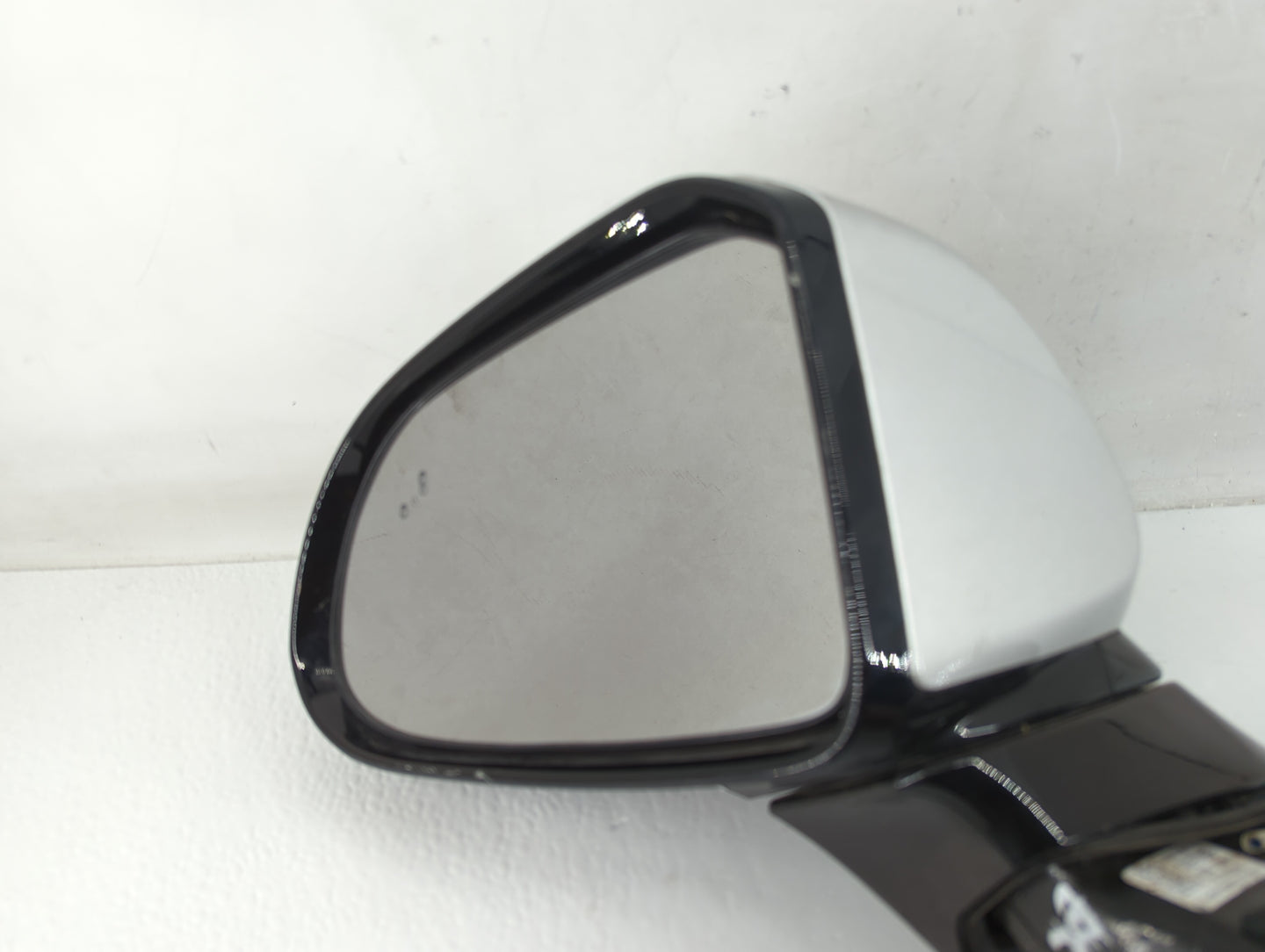2020 Hyundai Santa Fe Driver Side View Mirror - Left Door Mirror OEM Used - Oemusedautoparts1.com