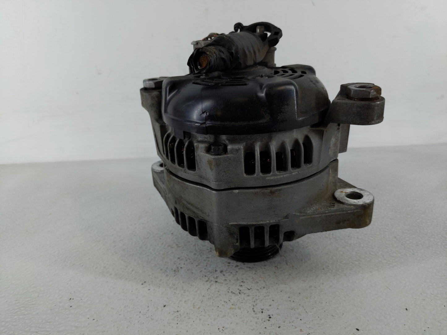 2019-2020 Hyundai Santa Fe Alternator Replacement Generator Charging Assembly Engine OEM P/N:37300-2G061 Fits OEM Used Auto 