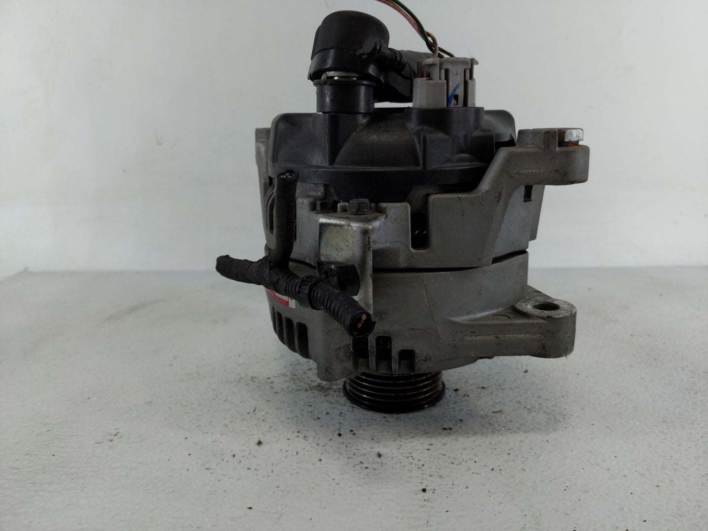 2019-2020 Hyundai Santa Fe Alternator Replacement Generator Charging Assembly Engine OEM P/N:37300-2G061 Fits OEM Used Auto 
