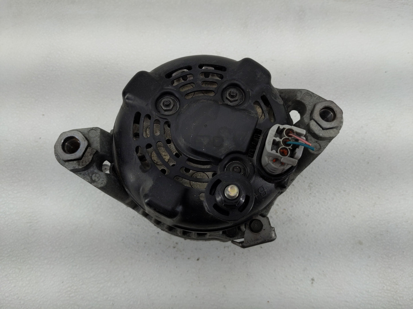 2019-2020 Hyundai Santa Fe Alternator Replacement Generator Charging Assembly Engine OEM P/N:37300-2G061 Fits OEM Used Auto 