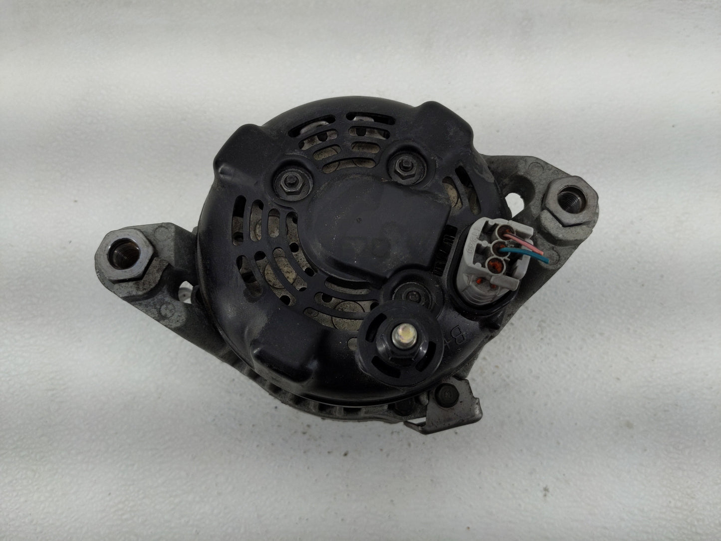2019-2020 Hyundai Santa Fe Alternator Replacement Generator Charging Assembly Engine OEM P/N:37300-2G061 Fits OEM Used Auto 