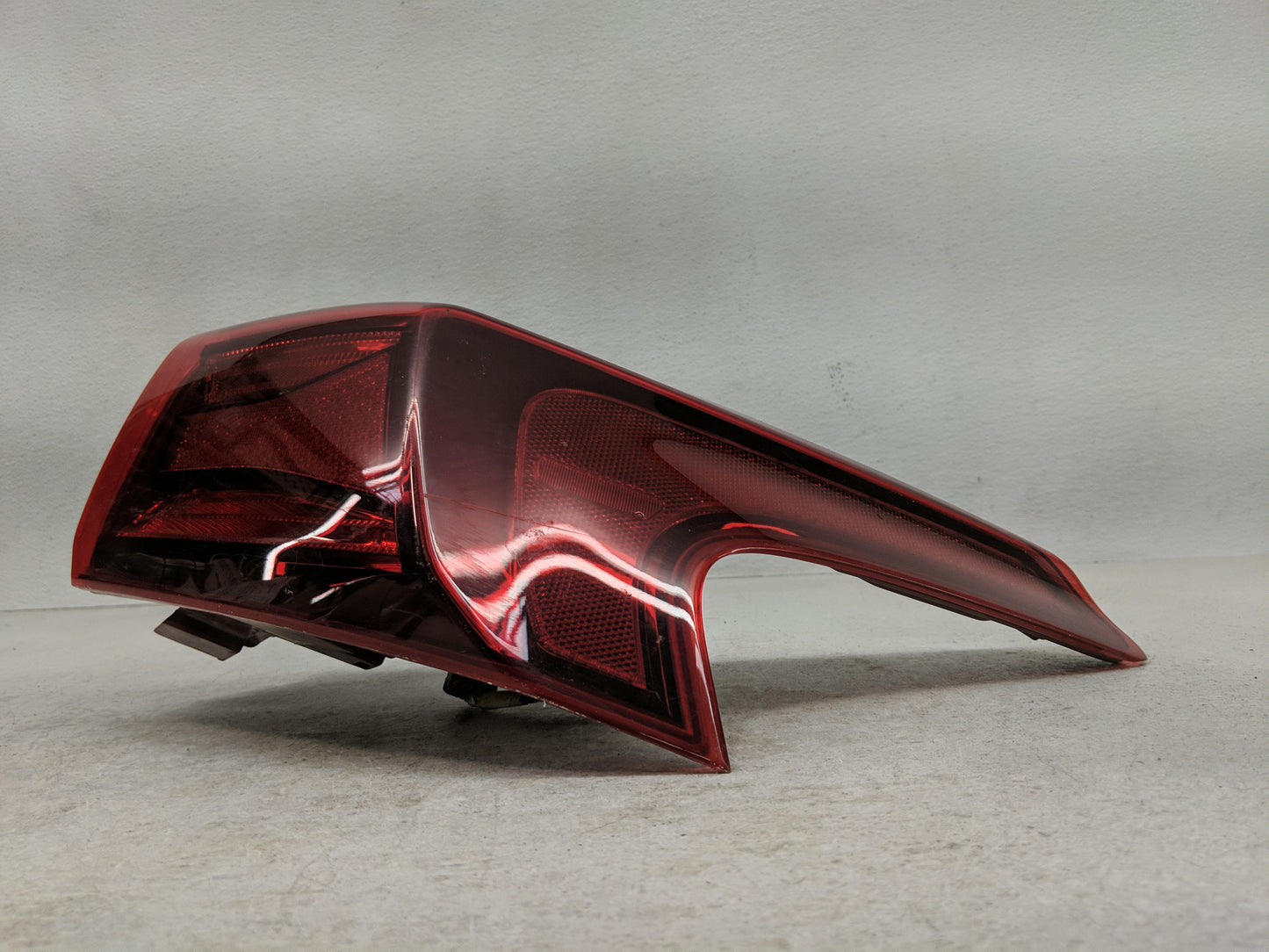 2019-2020 Hyundai Santa Fe Tail Light Assembly Passenger Right OEM Fits Fits 2019 2020 OEM Used Auto Parts - Oemusedautopart