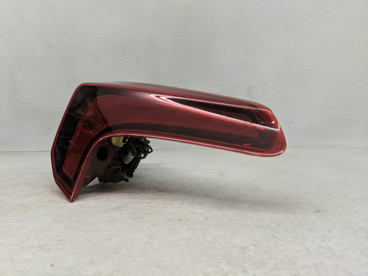 2019-2020 Hyundai Santa Fe Tail Light Assembly Passenger Right OEM Fits Fits 2019 2020 OEM Used Auto Parts - Oemusedautopart