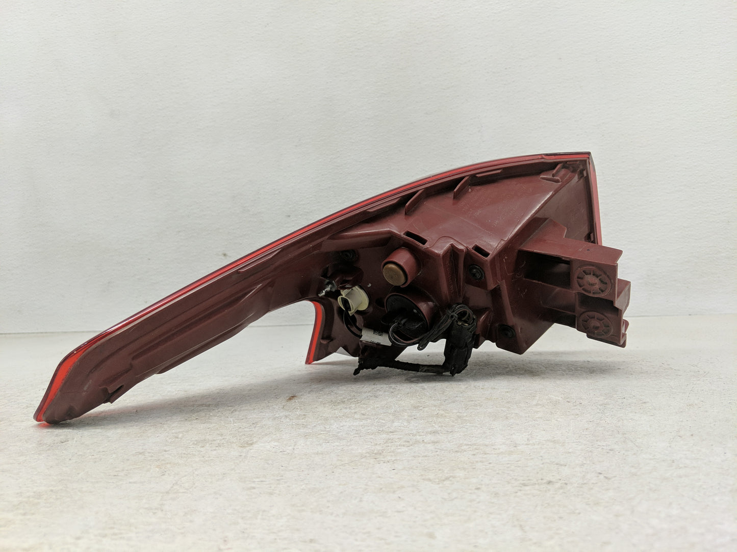 2019-2020 Hyundai Santa Fe Tail Light Assembly Passenger Right OEM Fits Fits 2019 2020 OEM Used Auto Parts - Oemusedautopart