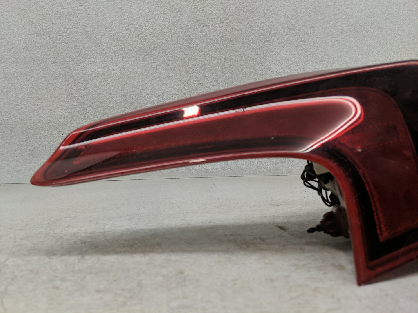 2019-2020 Hyundai Santa Fe Tail Light Assembly Driver Left OEM Fits Fits 2019 2020 OEM Used Auto Parts - Oemusedautoparts1.c