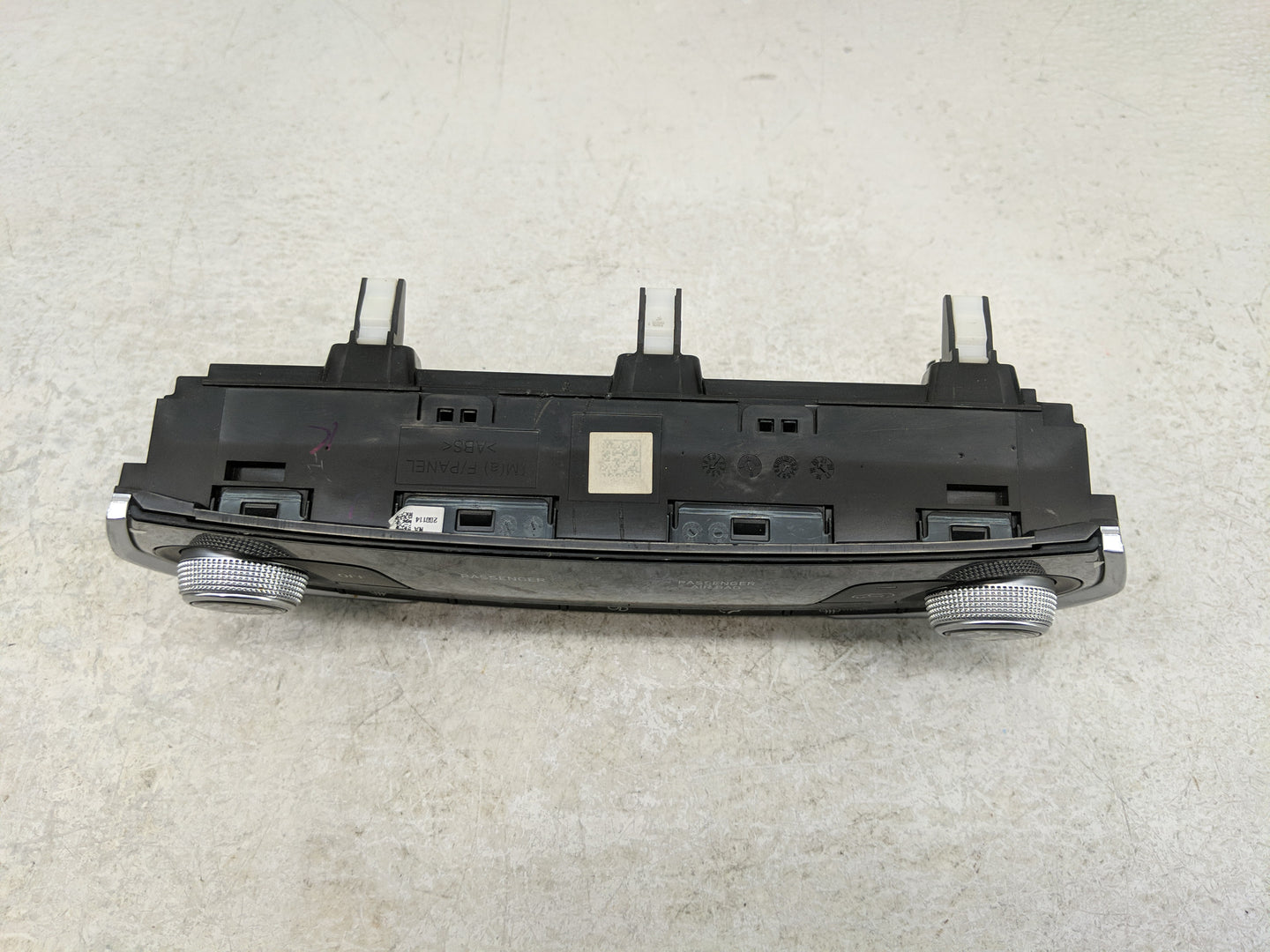 2020 Hyundai Santa Fe Climate Control Module Temperature AC/Heater Replacement P/N:97250-S2301 Fits OEM Used Auto Parts - Oe