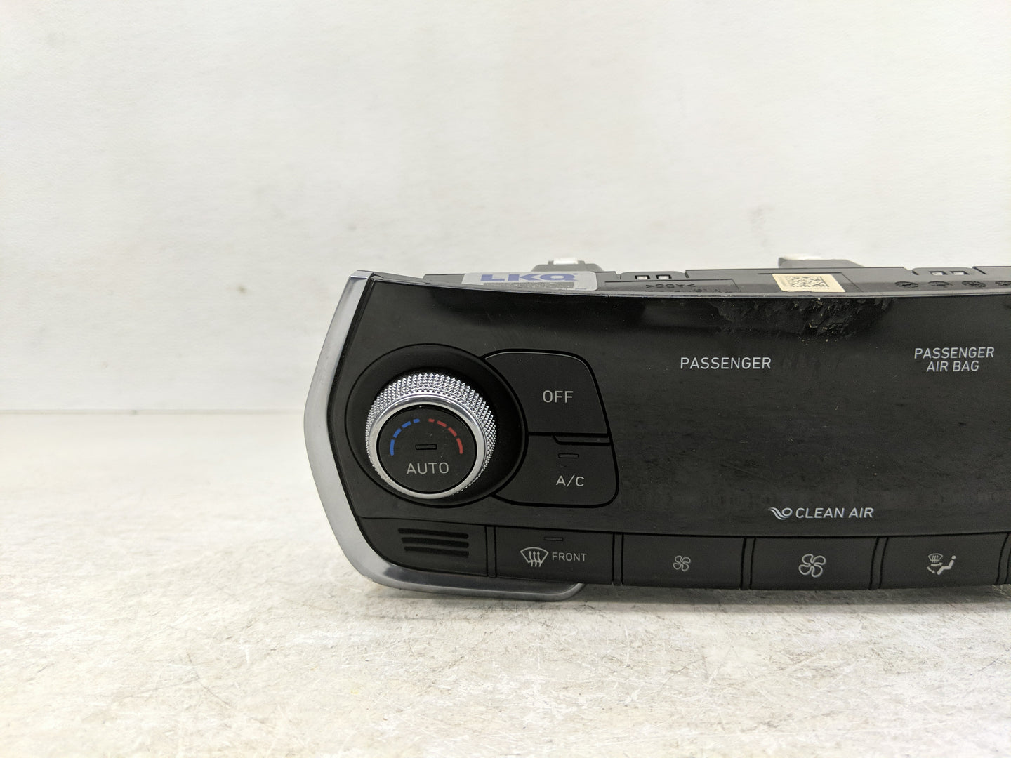 2020 Hyundai Santa Fe Climate Control Module Temperature AC/Heater Replacement P/N:97250-S2301 Fits OEM Used Auto Parts - Oe