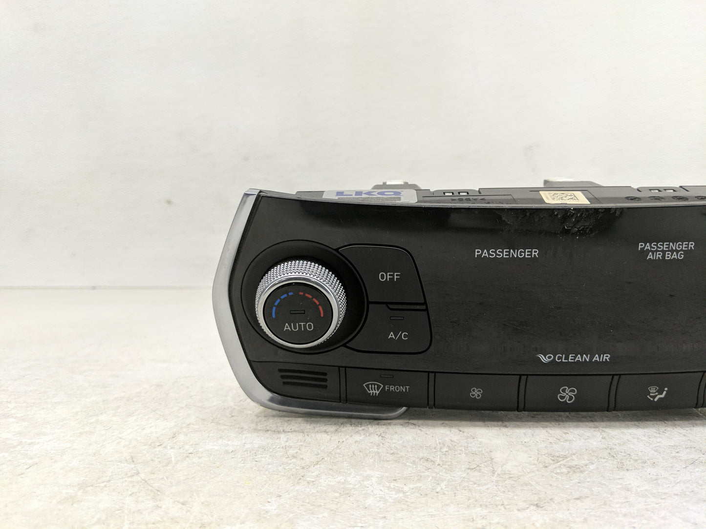 2020 Hyundai Santa Fe Climate Control Module Temperature AC/Heater Replacement P/N:97250-S2301 Fits OEM Used Auto Parts - Oe