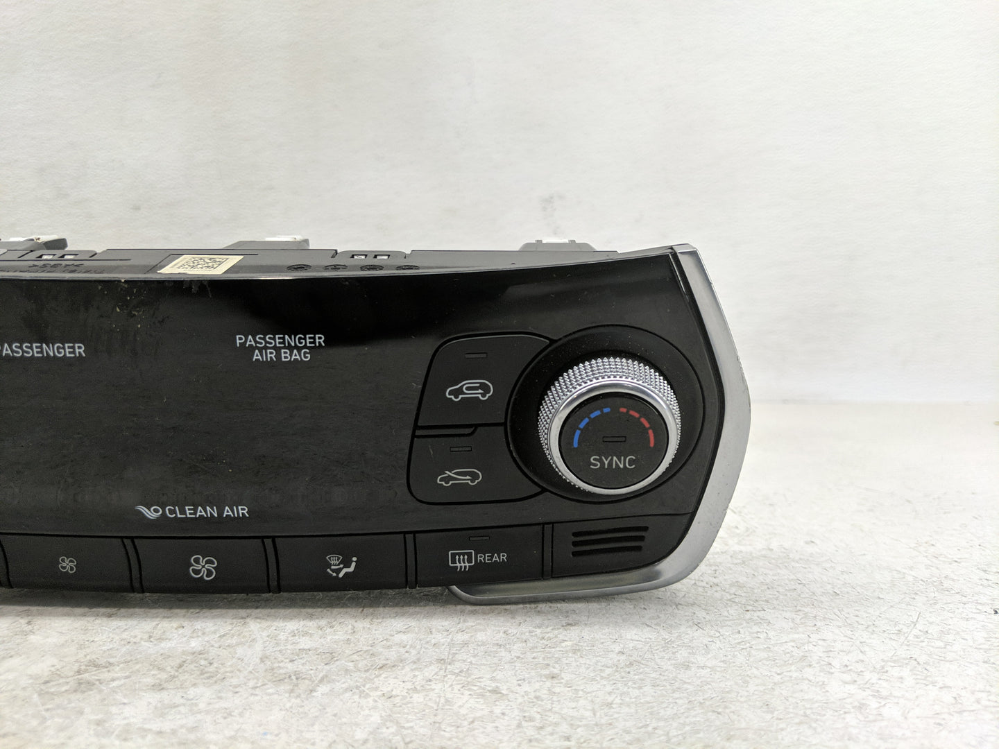 2020 Hyundai Santa Fe Climate Control Module Temperature AC/Heater Replacement P/N:97250-S2301 Fits OEM Used Auto Parts - Oe