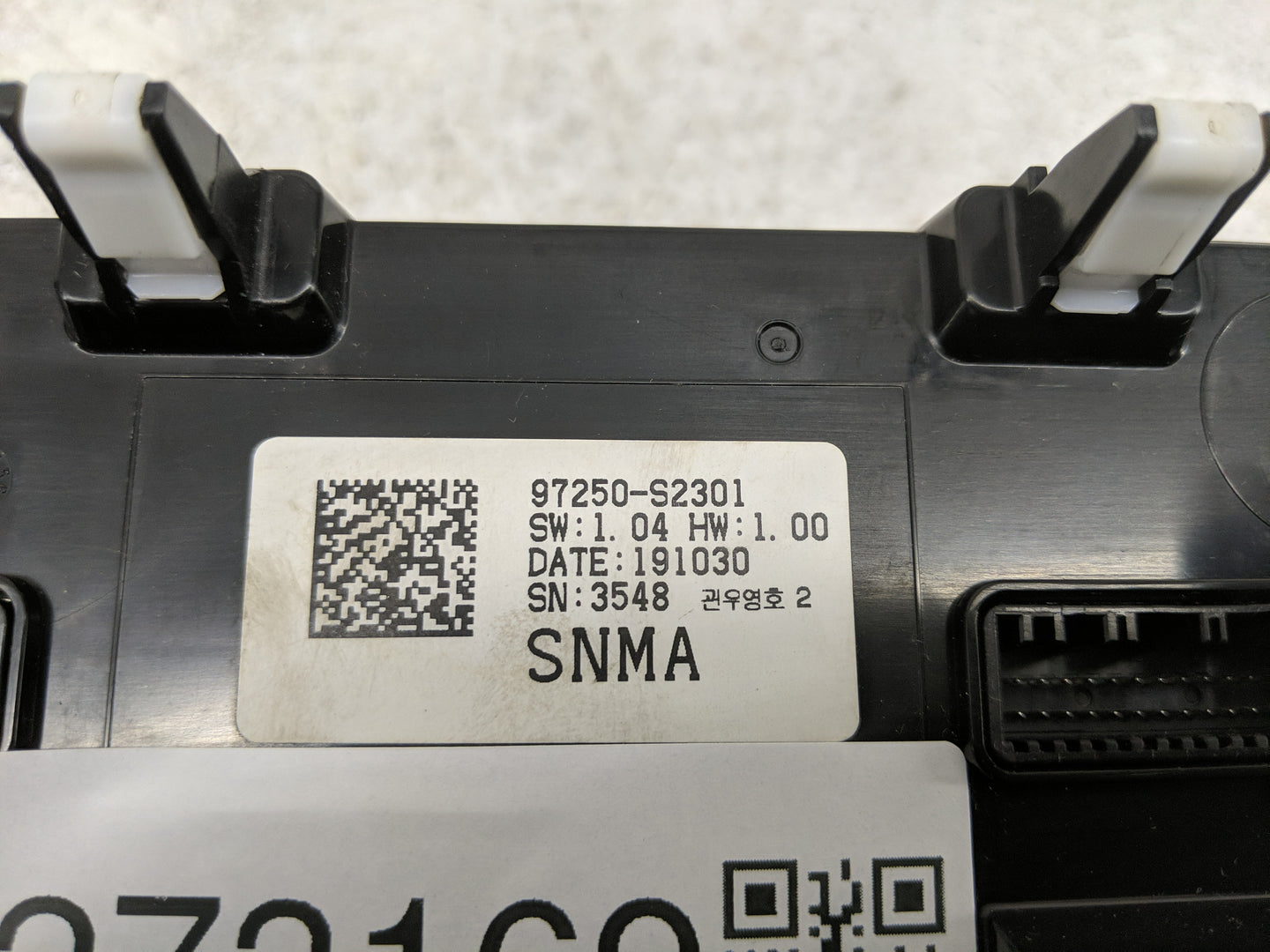 2020 Hyundai Santa Fe Climate Control Module Temperature AC/Heater Replacement P/N:97250-S2301 Fits OEM Used Auto Parts - Oe