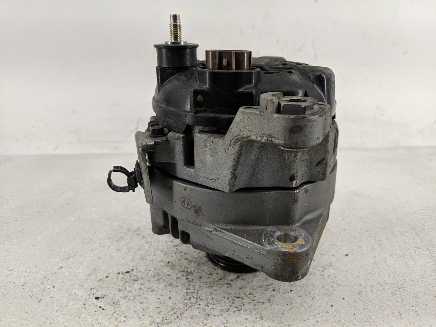 2019-2020 Hyundai Santa Fe Alternator Replacement Generator Charging Assembly Engine OEM P/N:37300-26051 Fits OEM Used Auto 