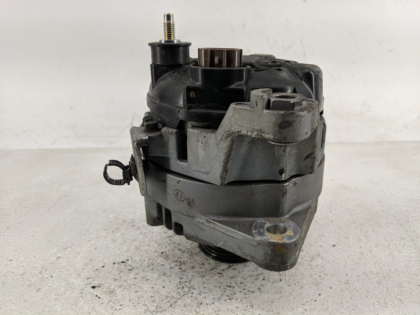 2019-2020 Hyundai Santa Fe Alternator Replacement Generator Charging Assembly Engine OEM P/N:37300-26051 Fits OEM Used Auto 