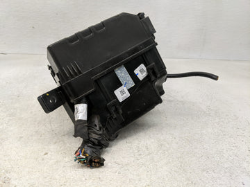 2019-2020 Hyundai Santa Fe Fusebox Fuse Box Panel Relay Module P/N:91956-S2021 91200S2400TA Fits Fits 2019 2020 OEM Used Auto Parts
