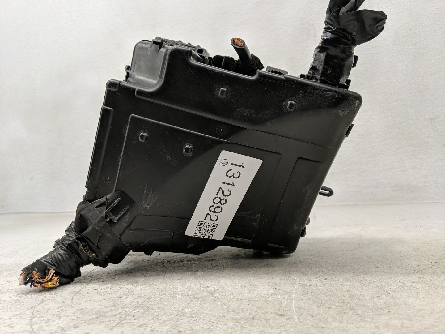 2019-2020 Hyundai Santa Fe Fusebox Fuse Box Panel Relay Module P/N:91956-S2021 Fits Fits 2019 2020 OEM Used Auto Parts - Oem