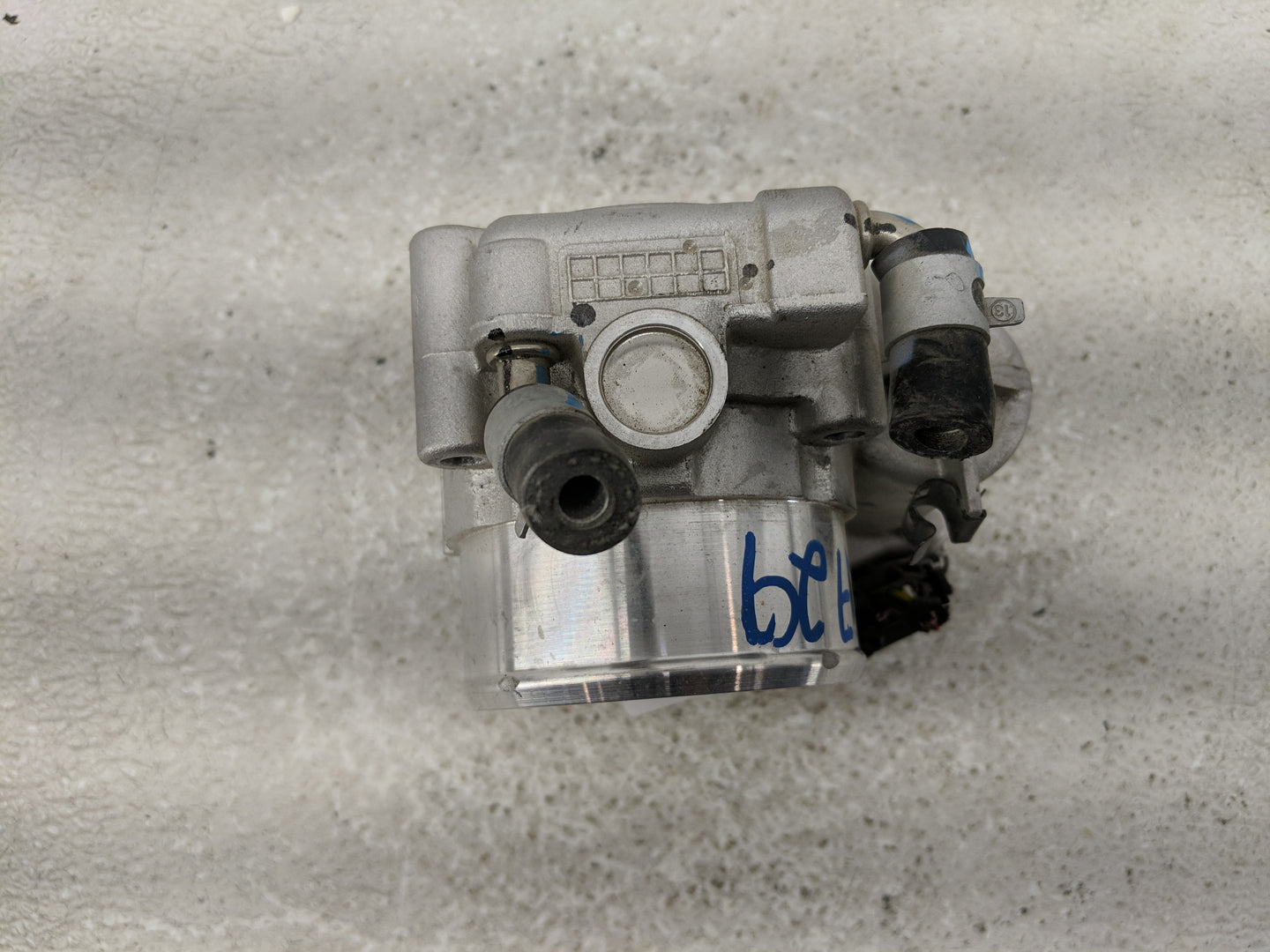 2019-2020 Hyundai Santa Fe Throttle Body P/N:0 280 750 618 35100-2G600 Fits Fits 2015 2016 2017 2018 2019 2020 2021 OEM Used